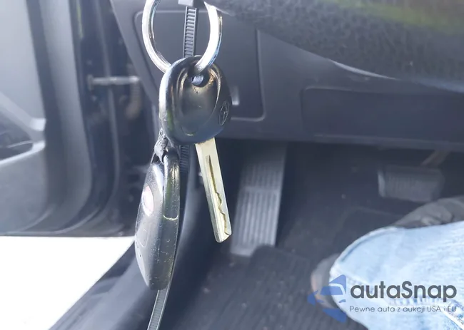 KMHD35LHXEU202573: 43011195