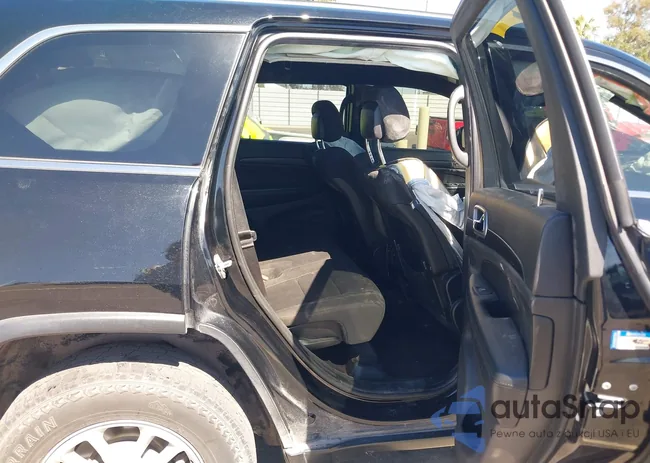 1C4RJEAG4JC182329: 43011282