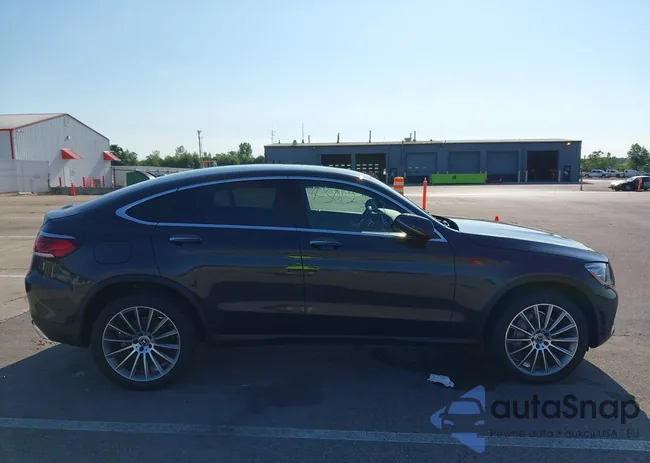 W1N0J8EB4MF888060: 43012353