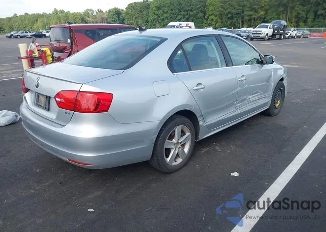 3VWLL7AJ9CM359334: 43012107