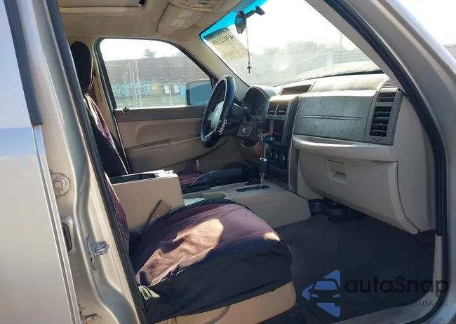 1J8GN28K28W172534: 43012119