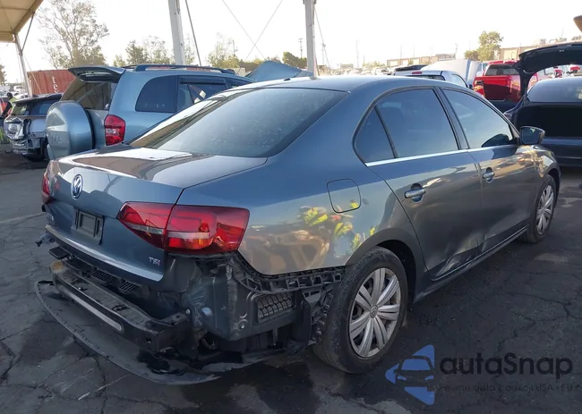 3VW2B7AJ3HM343782: 43013371