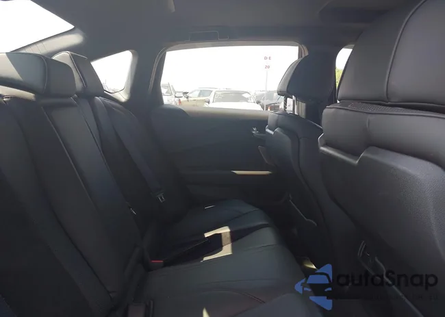 19UUB6F58MA007734: 43012999