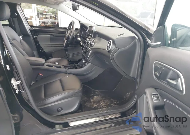 WDCTG4EB3FJ183434: 43015332