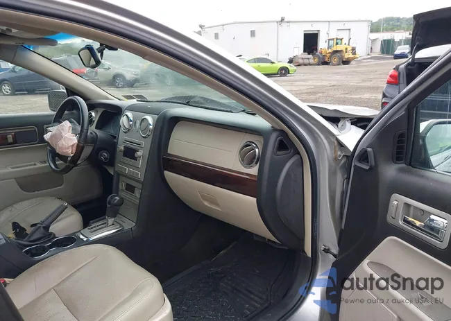 3LNHM26T69R623555: 43015362