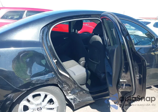 3MYDLBYV0JY315779: 43015797