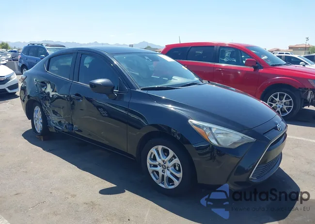 3MYDLBYV0JY315779: 43015797