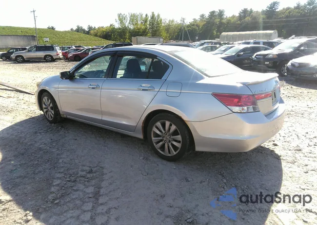 1HGCP2E7XBA157608: 43015807