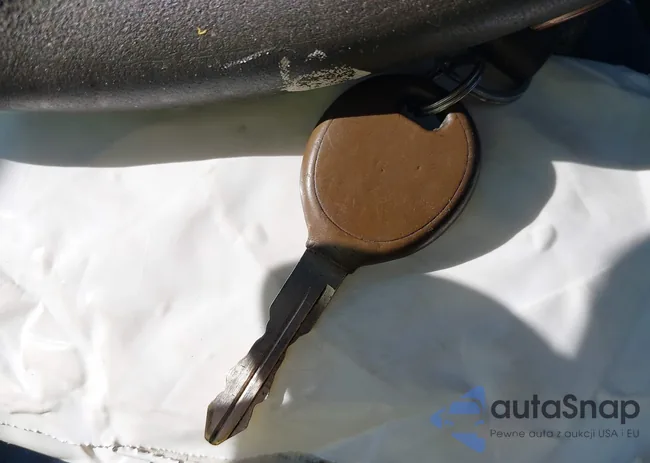 3C8FY68B82T204979: 43014928