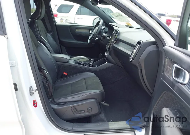 YV4162UM3K2045725: 43016220