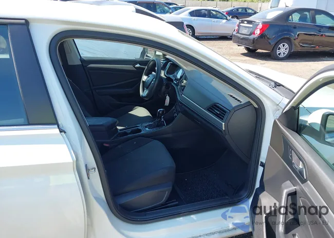 3VWC57BU7KM093488: 43017312