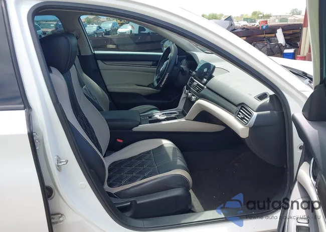 1HGCV3F10LA017946: 43017552