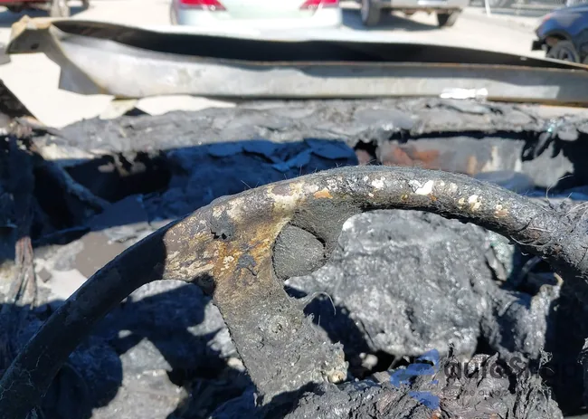 1C4NJCEA3GD760965: 43017736