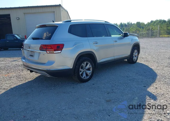 1V2ER2CA1JC545943: 43016885