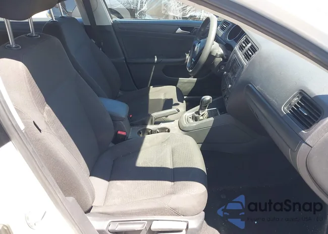 3VW267AJ8GM355185: 43017119