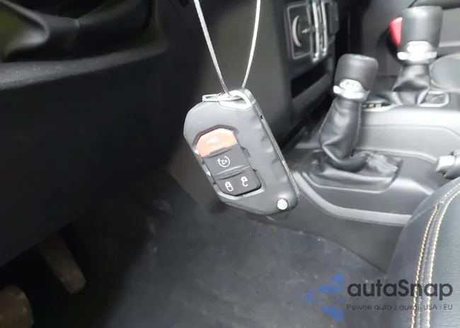 1C4RJXP60RW149803: 43017193