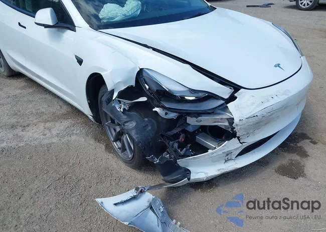 5YJ3E1EB6NF126497: 43018279