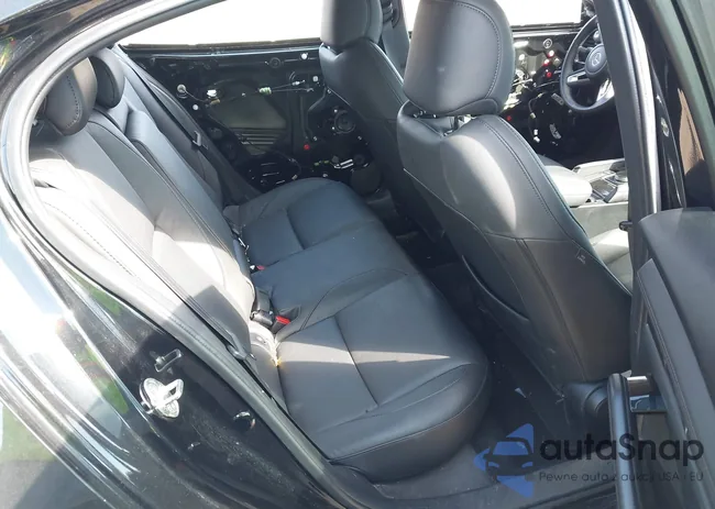 3MZBPAAL6KM109952: 43018824