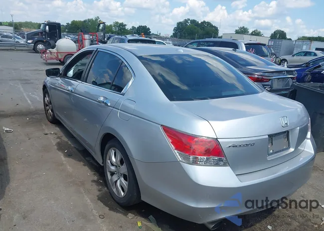 1HGCP3F85AA017543: 43017966