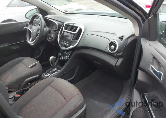 1G1JD6SB4L4129665: 43018158