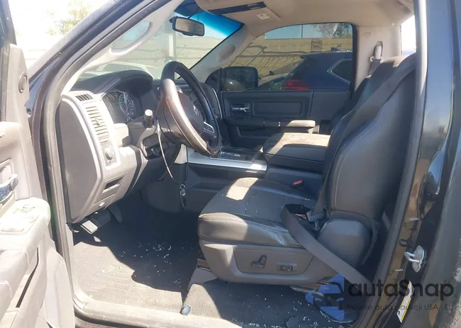 1D3HB16T19J533378: 43019321