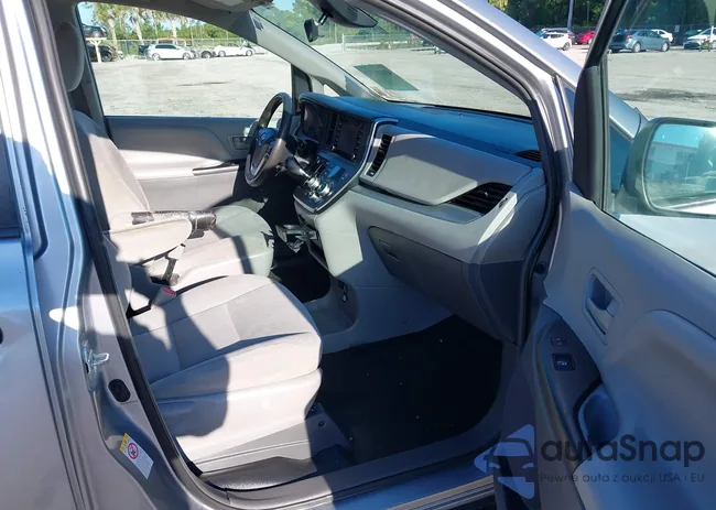 5TDZZ3DC1JS946187: 43019772