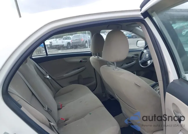 2T1BU4EE1BC553869: 43018933