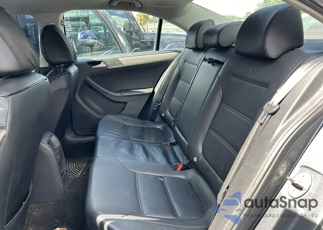 3VWB67AJ2HM298502: 43019080