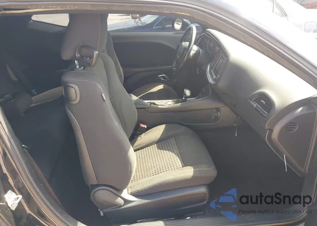 2C3CDZAG3GH131905: 43020518