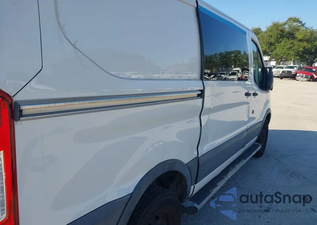 1FTYR1YMXJKA53932: 43020762