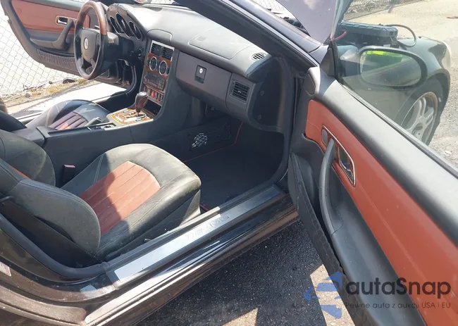 WDBKK66F82F263661: 43020779