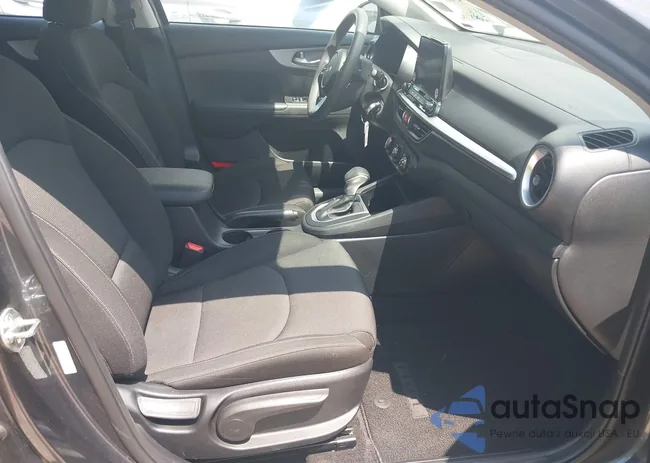 3KPF24AD9PE610963: 43020781