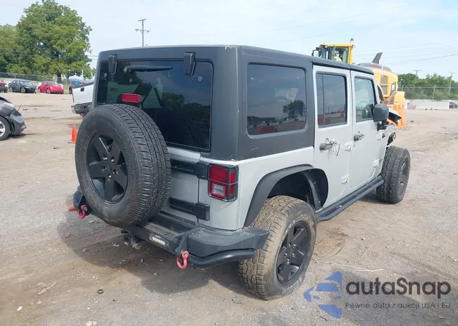 1C4BJWFG3CL211984: 43019892