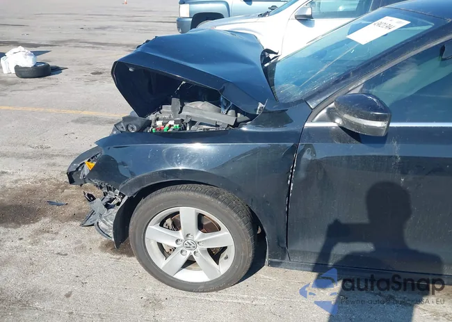 3VWLL7AJ2DM415633: 43021304