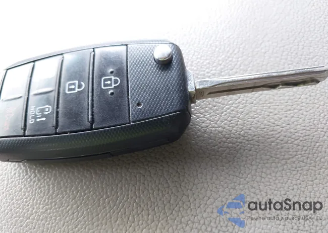 KNDMB5C14G6083095: 43021518