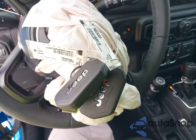 1C4HJXDG8PW518333: 43021840