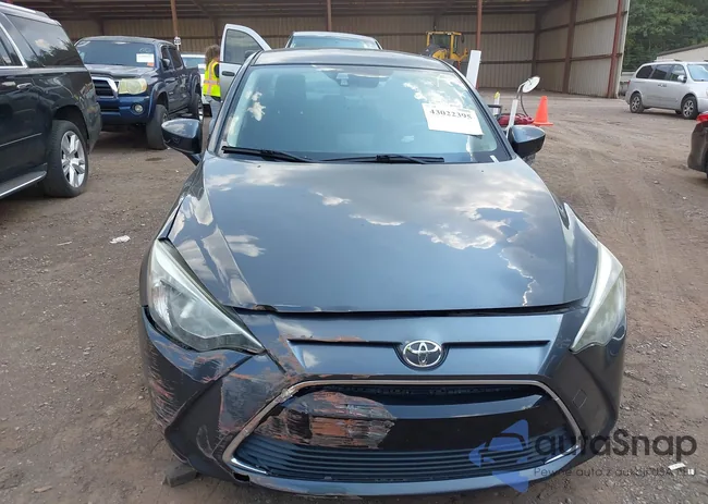 3MYDLBYV1HY195243: 43022395