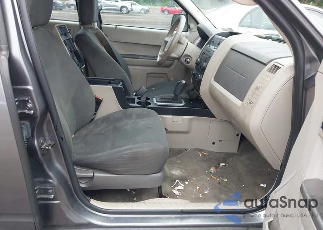 1FMCU92739KB26978: 43021946