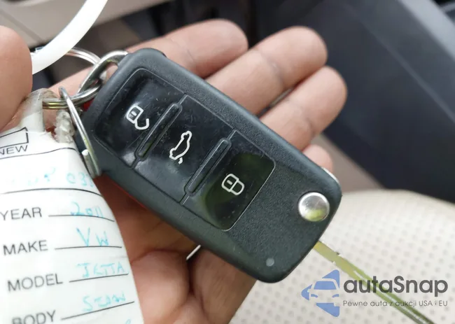 3VWDX7AJ3BM352032: 43023382