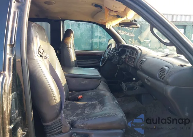 1B7HC13Z91J613143: 43023790