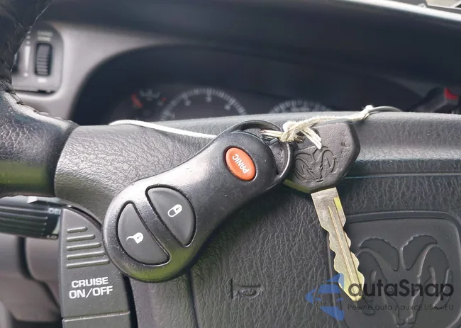 3B7HF13Y01M555876: 43024612