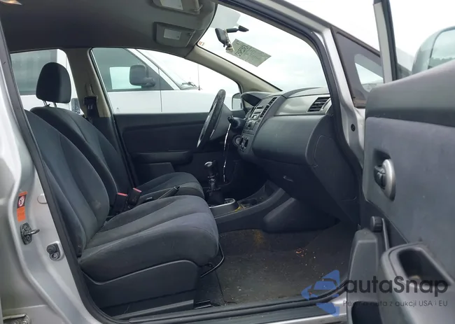 3N1BC13E29L498914: 43025452