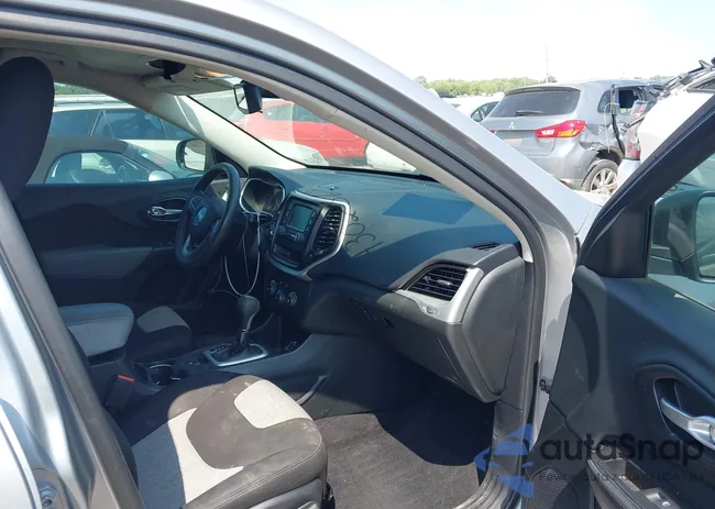 1C4PJLAB5EW185194: 43025687