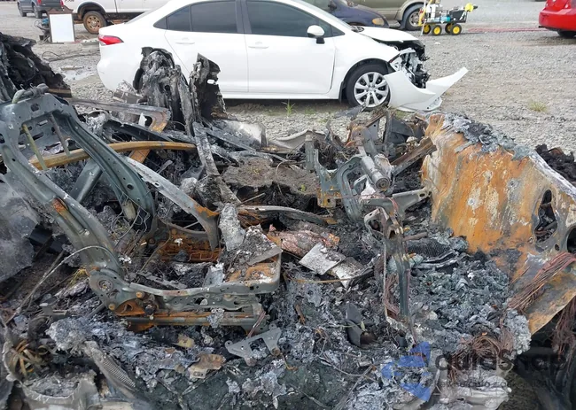 1FMJU1KT6KEA31244: 43025841