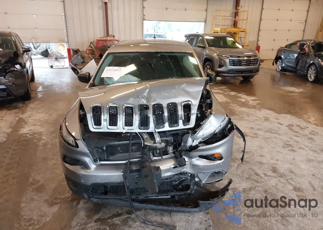 1C4PJLAS4HW619190: 43024892