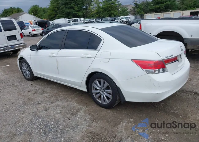 1HGCP2F8XBA086403: 43026592