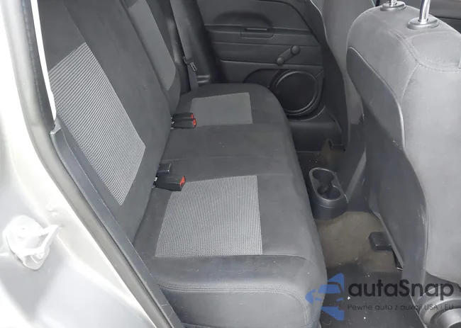 1C4NJRBBXGD674424: 43026596