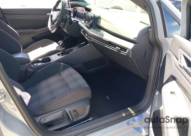 WVWH87CD6NW158091: 43026076