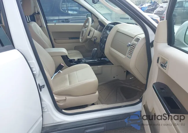 1FMCU0EG0CKB41887: 43026123