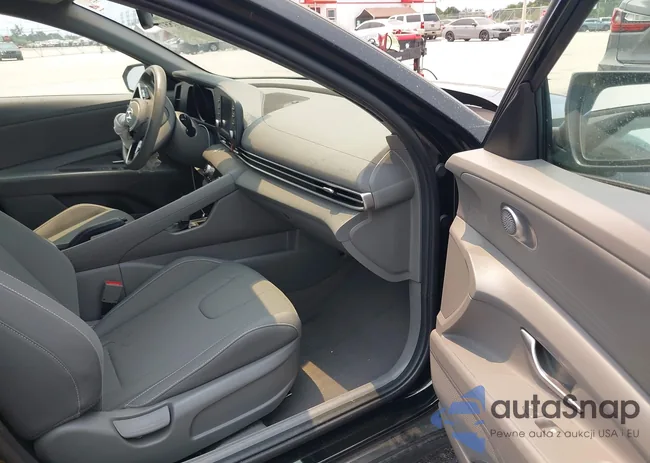 KMHLM4AG7NU331609: 43027557